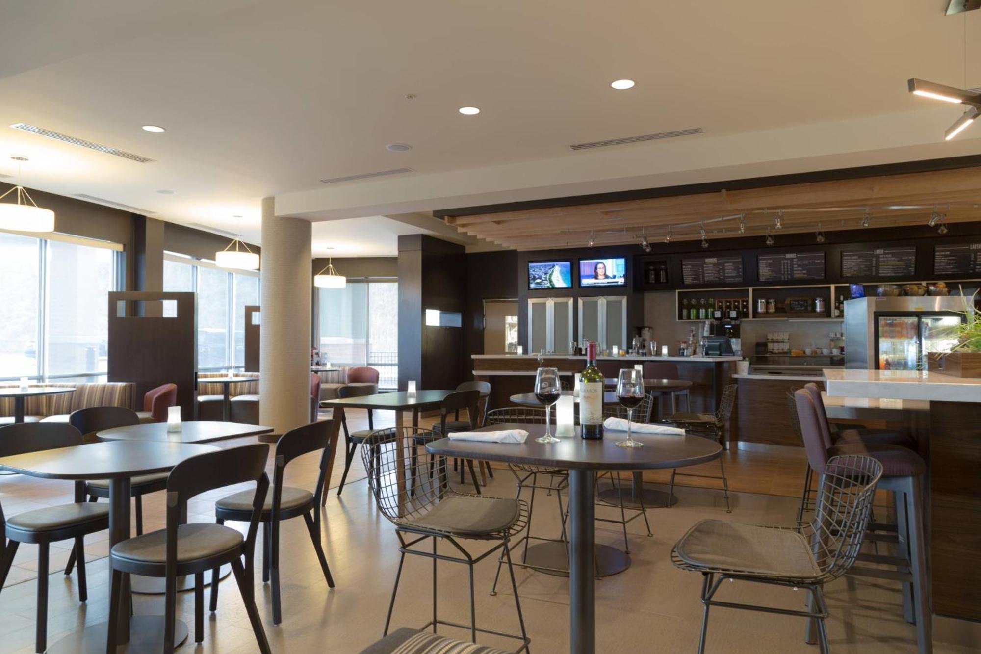 Courtyard By Marriott Morgantown Hotel Exterior photo