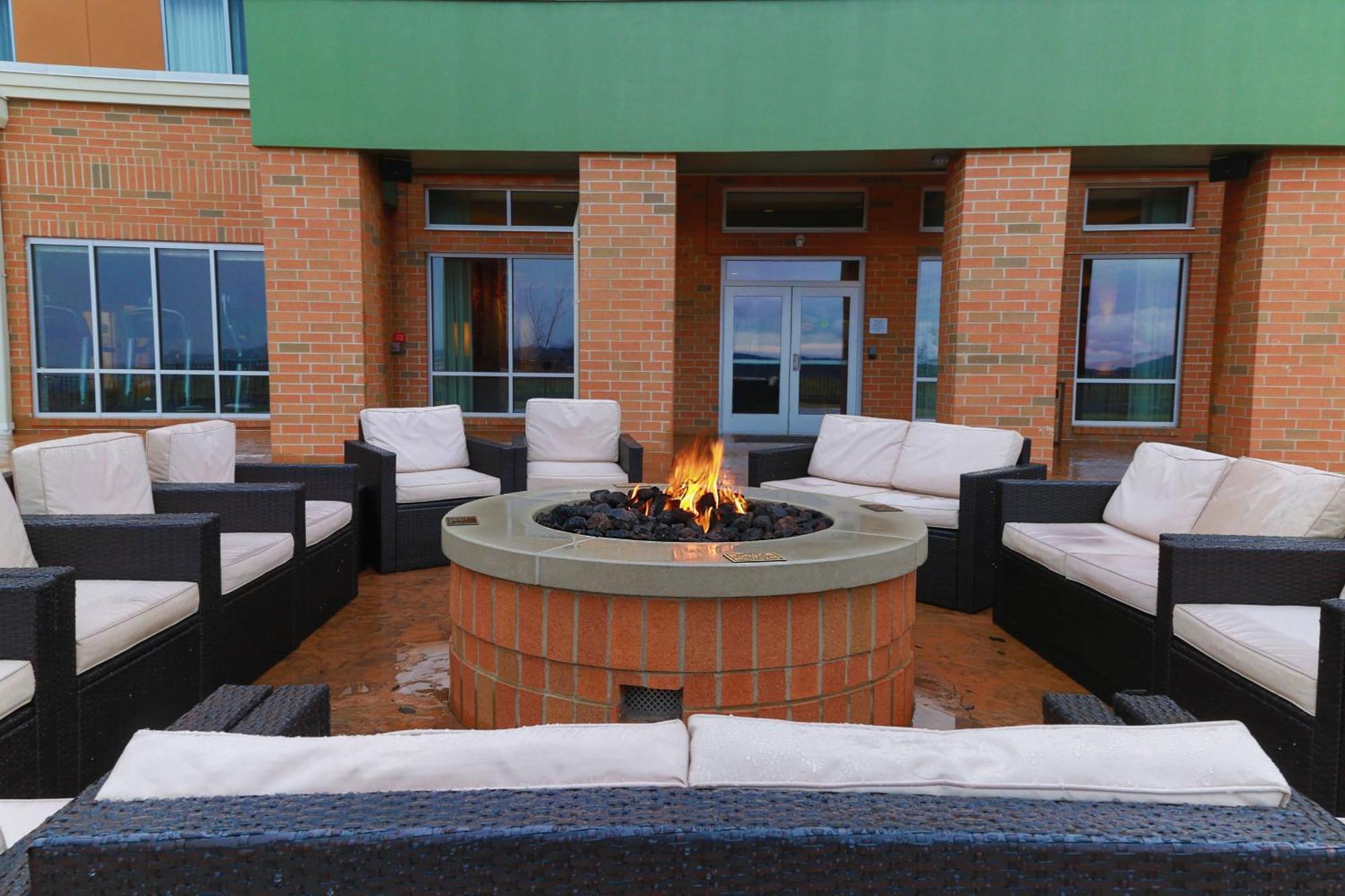 Courtyard By Marriott Morgantown Hotel Exterior photo